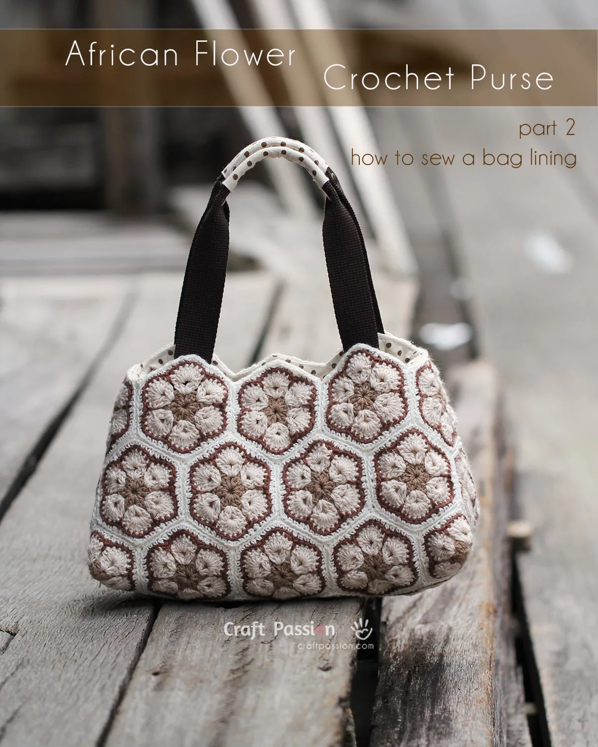 Get the pattern & tutorial on how to sew a bag lining to insert into the crocheted African Flower purse. The pattern is available as a printable PDF file.