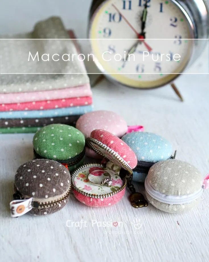 This adorable macaron coin purse ties in nicely with all the sweet treats of Valentines. Even if you're not a sewer, you should be able to complete this quickly!