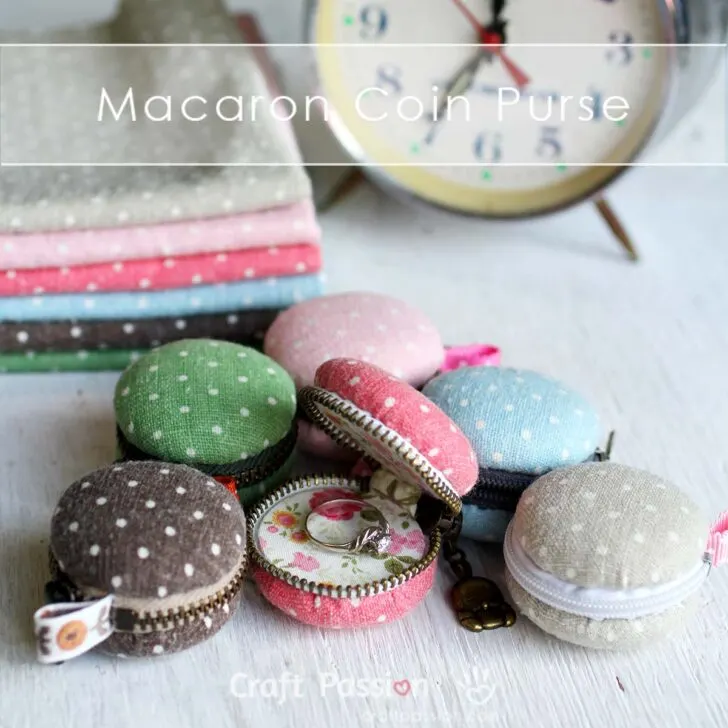 Free Pattern & tutorial on how to sew a Macaron Coin Purse. Let's turn a sweet meringue-based confectionery into a coin purse. Perfect for gifting.