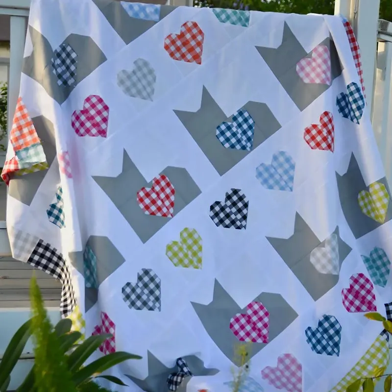 Here&rsquo;s another pattern that uses fat quarters to make a 61&rdquo; x 72&rdquo; kitty quilt. It&rsquo;s made for purchase at a reasonable price and relatively easy to construct, considering that it&rsquo;s an intermediate-level project. Give it a shot!&nbsp;