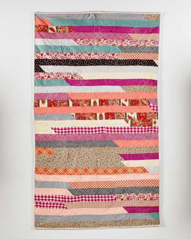 Did you know that this jelly roll race quilt design is one of the fastest quilt tops that you will ever make? To make it more unique, you can even repurpose fabric like old T-shirts and jeans to incorporate into this piece. So, rev up your quilting game with this fabulous design now!&nbsp; Size: Not Mentioned