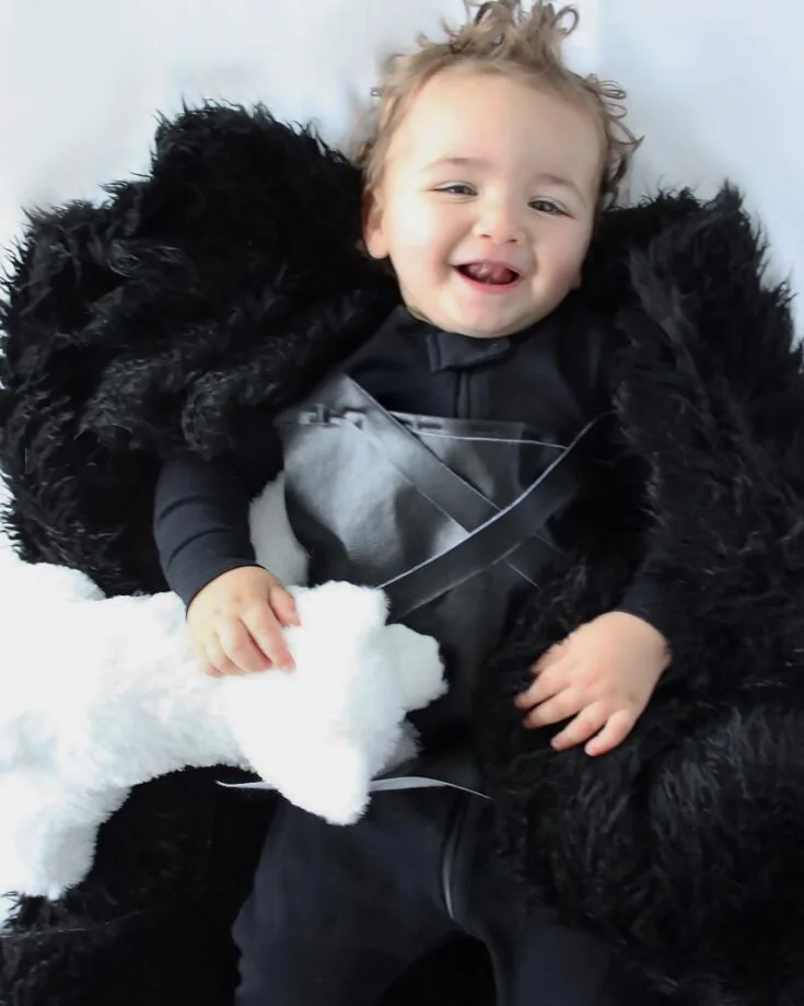 This Halloween, watch your little ones transform into a fierce and noble warrior from House Stark - Jon Snow! This tutorial is so simple and easy to follow, and it'll make your King of the North march his way into hearts with a thundering roar.