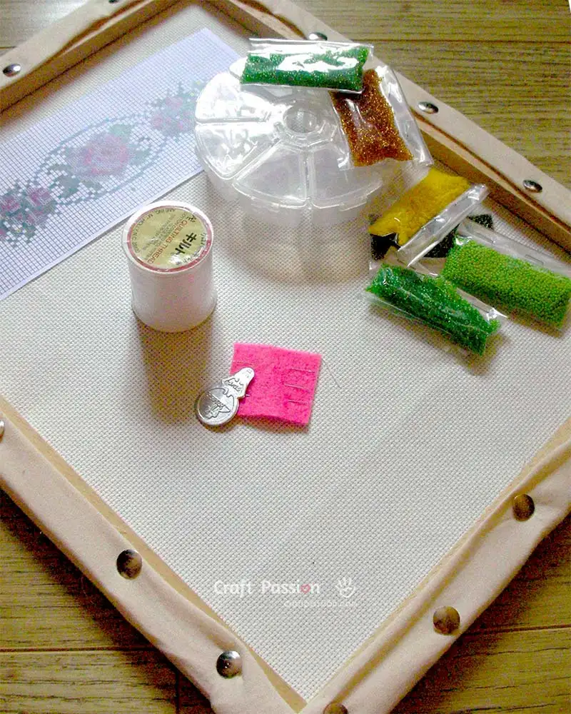 supplies to make kasut manek.