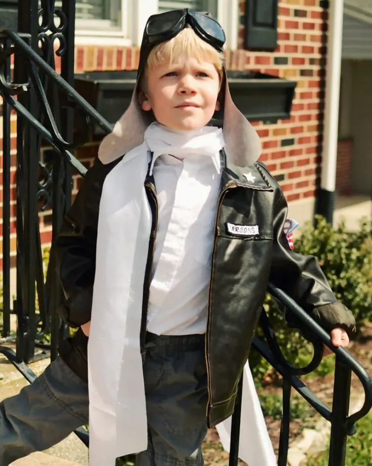 Get creative with this retro pilot costume for the kids! This classic WW2 pilot outfit is so cute, chic, and totally awesome. It's pretty simple to throw on, so click the link below to learn more!