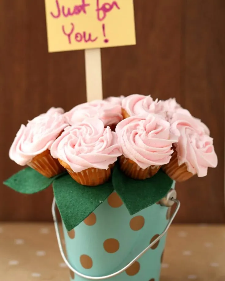 Here&rsquo;s another cupcake recipe that you can try to make for your lovely Mom. These lemonade buttercream bouquet cupcakes are just as sweet as your Mom&rsquo;s smile, and it's very easy to make! You can also let your imagination run free as you pipe up amazing buttercream frosting with some decor to finish off the look.