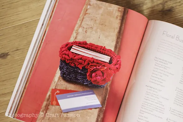 Craft book introduction and review : Locking Loops - Unique Locker Hooking Handcrafts to Wear and Give. &nbsp;Book Author:&nbsp;Theresa Pulido&nbsp;