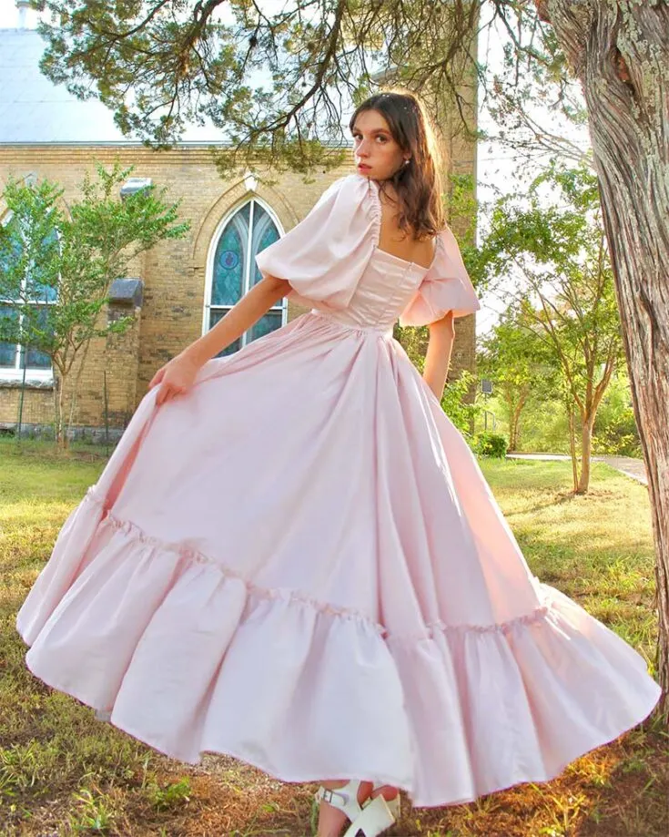 What better way to recycle an old bedsheet than to create an enchanting Selkie-inspired dress? Its puffed sleeves and graceful ruffled hem draw attention to itself!