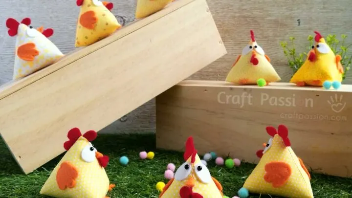 Quick & easy Lucky Chicken Pattern in Pyramid / Tetrahedron shape. Perfect to sew as ornament, pincushion, doorstop, bean bag, potpourri sachet & paper weight.