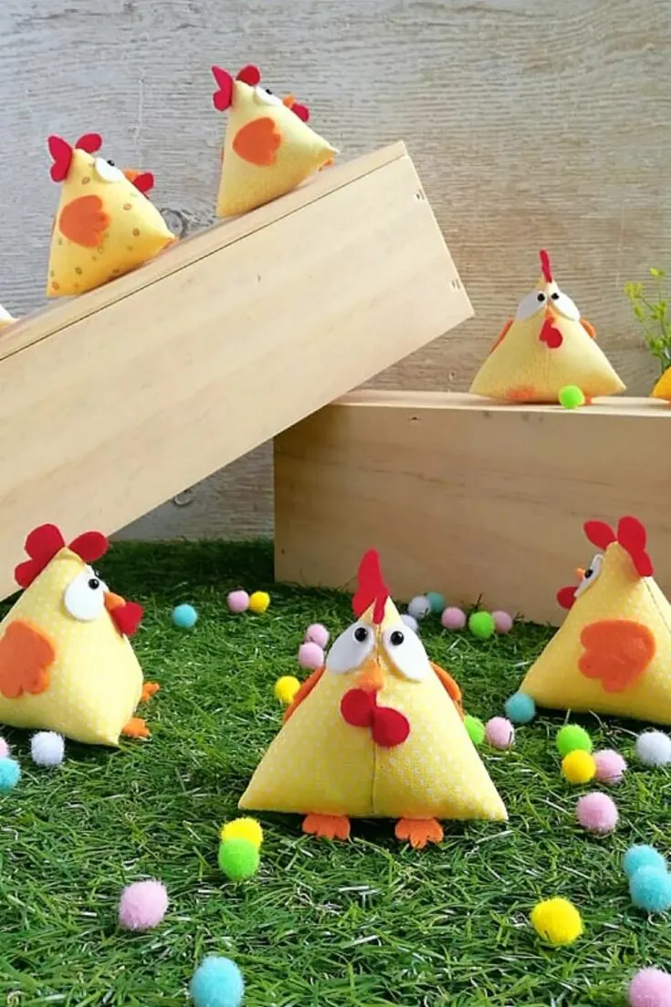 This adorable lucky chicken can easily be used as a pin cushion by sewing it to your desired size and filling it with cotton or emery sand. This chicken also uses felt pieces as decoration, which is easy to obtain. A perfect pincushion pattern for Chinese New Year and Easter!
