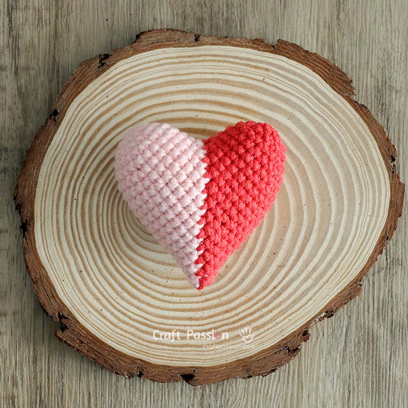Color block crochet heart amigurumi with printable pattern sheet, medium heart