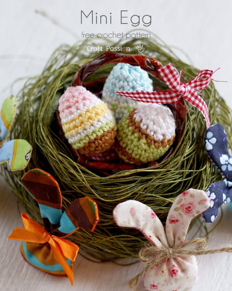 Free crochet egg pattern to make mini Egg Amigurumi. A quick and easy Easter home decor craft using leftover yarn from previous projects.