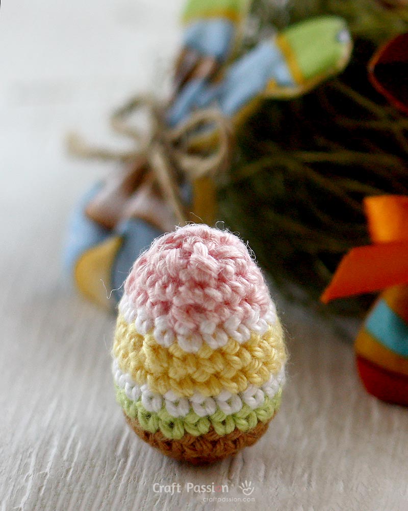 mini easter egg crochet pattern Free crochet egg pattern to make mini Egg Amigurumi. A quick and easy Easter home decor craft using leftover yarn from previous projects.