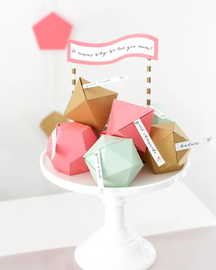 Give Momma the gift of surprise with these geometric boxes. Fill them up with cute and dainty jewelry, little notes, or other gifts that you plan to make. Watch as her eyes light up with joy as she unwraps this handmade treasure made with love.