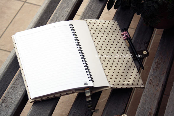 notebook2 Free note-book cover sewing pattern on how to sew a book cover for your notebook. Adapt the method to sew it for your books.