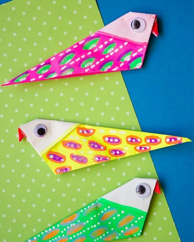 Want to hang your child's drawing that they made for you? Make some origami bird magnets with them! The kids will surely be elated to make the magnet that will hang their best masterpiece on the fridge.