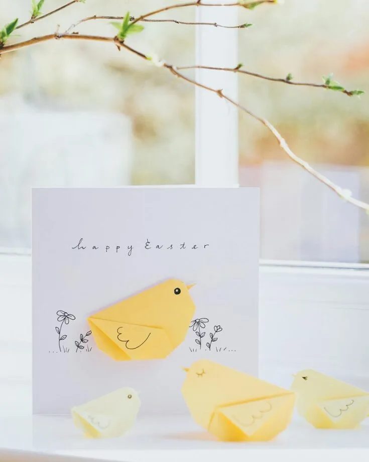 Just look at how cute this origami chick is! Glam up your gift cards with this adorable origami! You can also give it a bit of your own creative touch by drawing some designs on it.