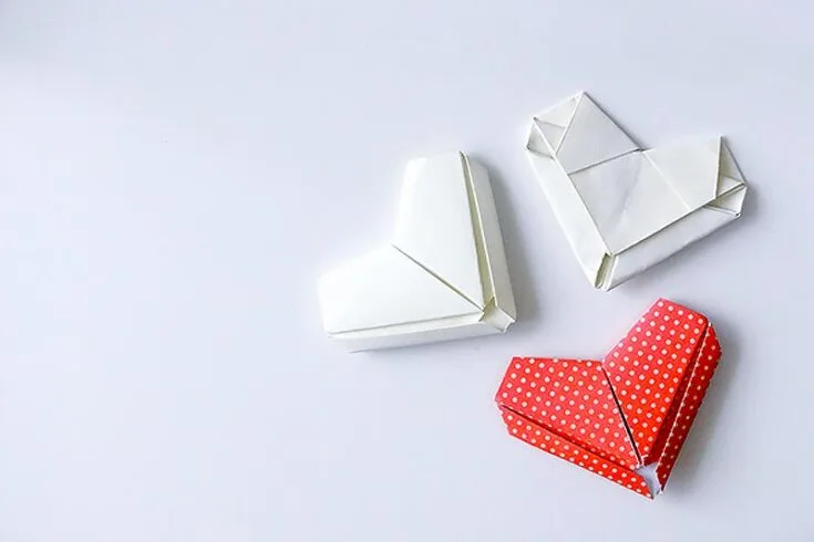 Wrote a love letter but forgot to buy an envelope? This tutorial teaches you how to turn a letter into an envelope with a lovely twist. You've put so much love and effort into it; why not show it physically by turning the letter into a heart?