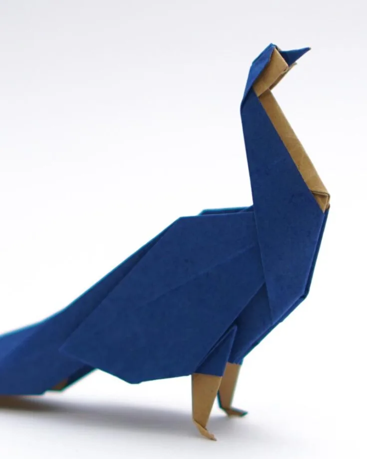 This intricate design of the peacock made by Jo Nakashima is just jaw-dropping. Try it out and put it on your office desk - it'll surely catch a few stares!