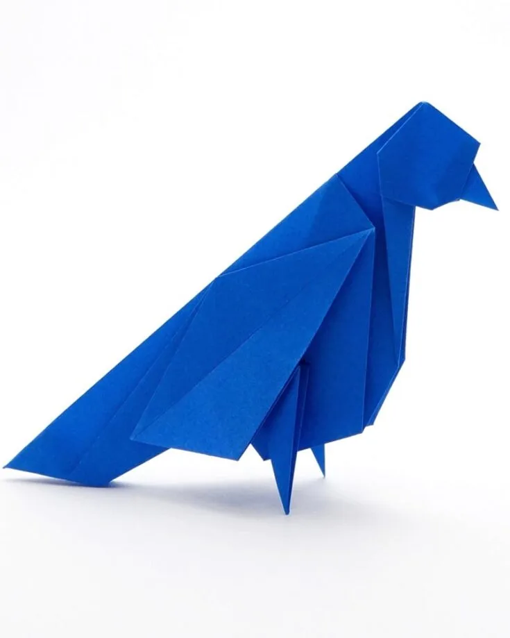 Pigeons are widely known to be a symbol of home and loyalty. This is the perfect origami for a house warming gift! You can also make one for your own home to make it more homely.