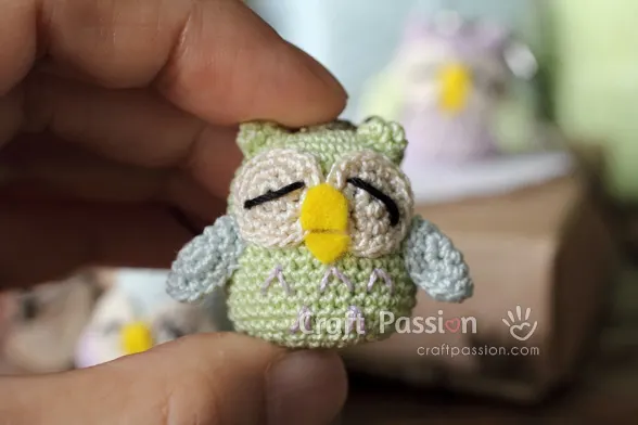 Here are some great tips for crocheting a micro amigurumi owl using lace thread and a small steel hook to make a charm. You can easily apply these tips to any existing amigurumi pattern.