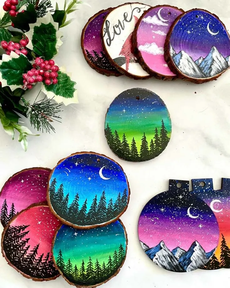Who said it was too early for Christmas? This wood slice tutorial makes the perfect ornaments to hang on your Christmas tree. Try it out to add some variety to a simple tree!