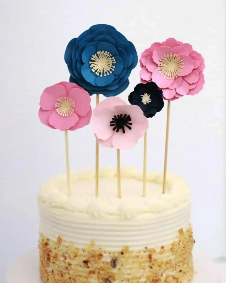 Kids love flowers or anything that smells sweet. Make these lovely cake toppers for their birthday that take their cake to the next level and make their birthday memorable.
