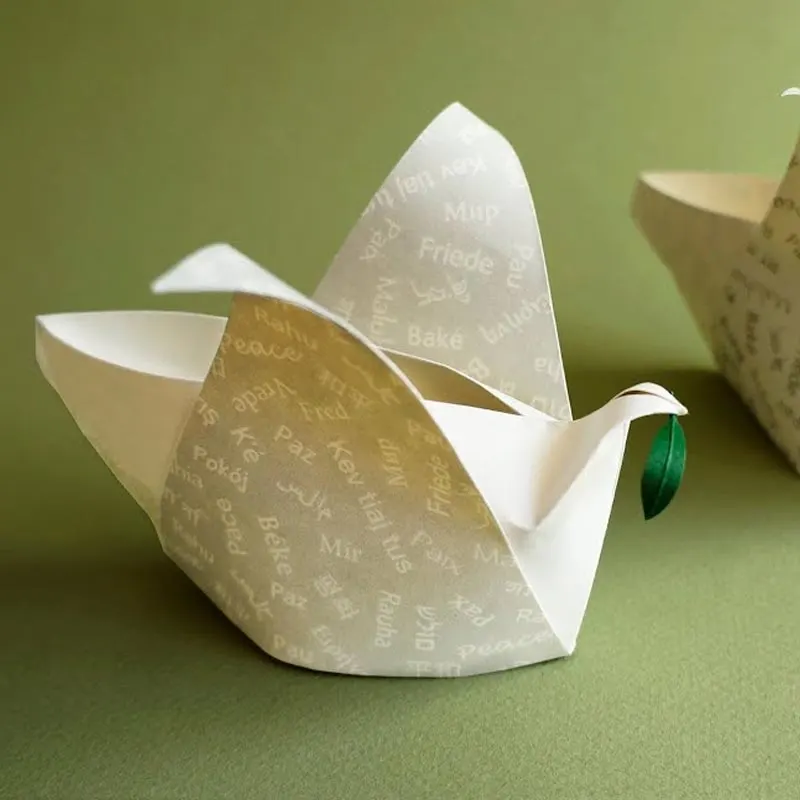 This peace dove box is wonderful for table gifts during weddings or parties. Try it out to amaze your wonderful guests while they enjoy your event! It can also double as chopstick holders!