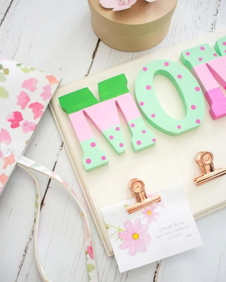 Photo holders will never go out of style. Craft this adorable and sentimental gift that will make Mom&rsquo;s heart skip a beat this Mother's Day! Just make sure to add cute little notes like &ldquo;I love you, Mommy,&rdquo; and it will guarantee to make her day.