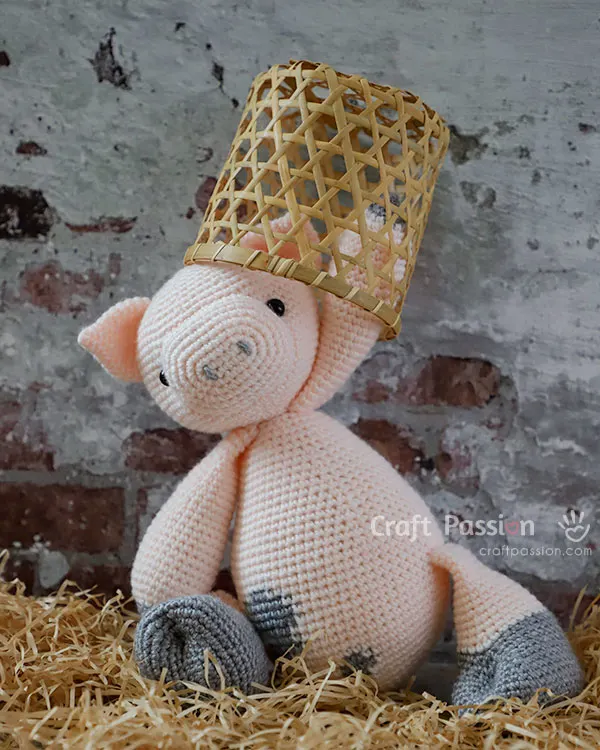 crochet pig pattern