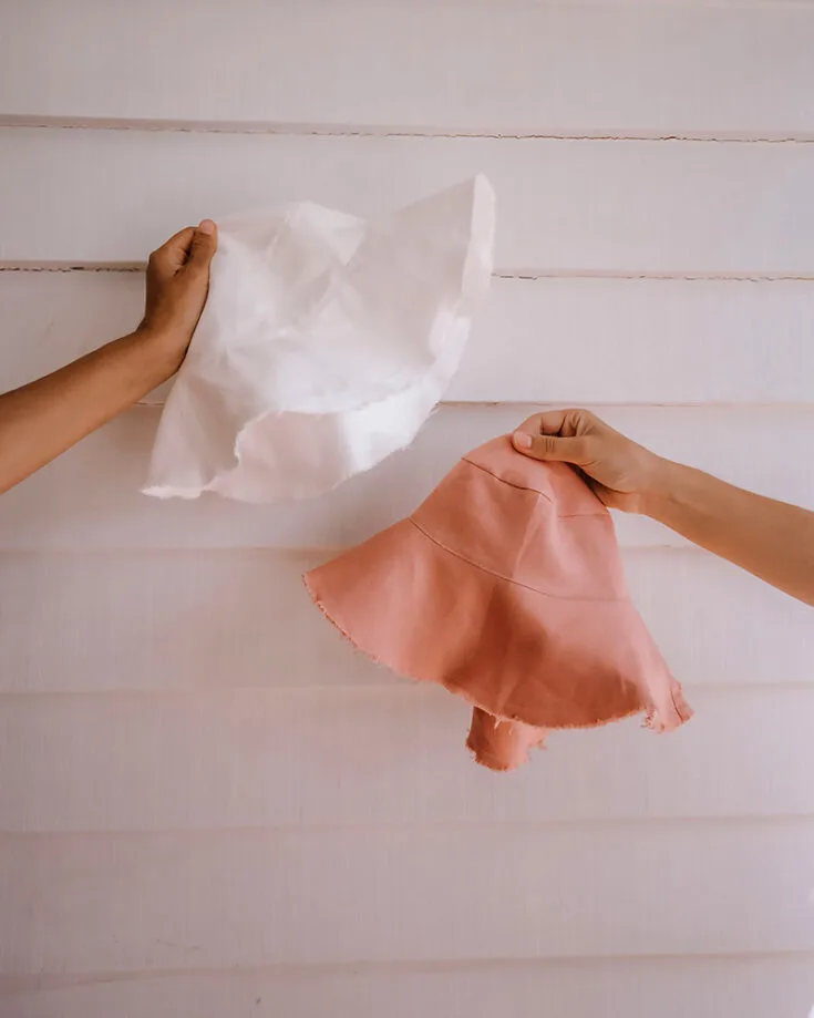 This design is so similar to a straw bucket hat. Try out this easy and cute DIY project to make with your friends! For a seamless finish, you would need some thread, needles, fabric, and a sewing machine.&nbsp;