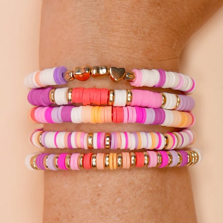 Here's another variation of clay bead bracelet ideas that you can try! Make these preppy bracelets in sunset gradient to exchange with your friends for any occasion. Just click the link below and follow the tutorial.