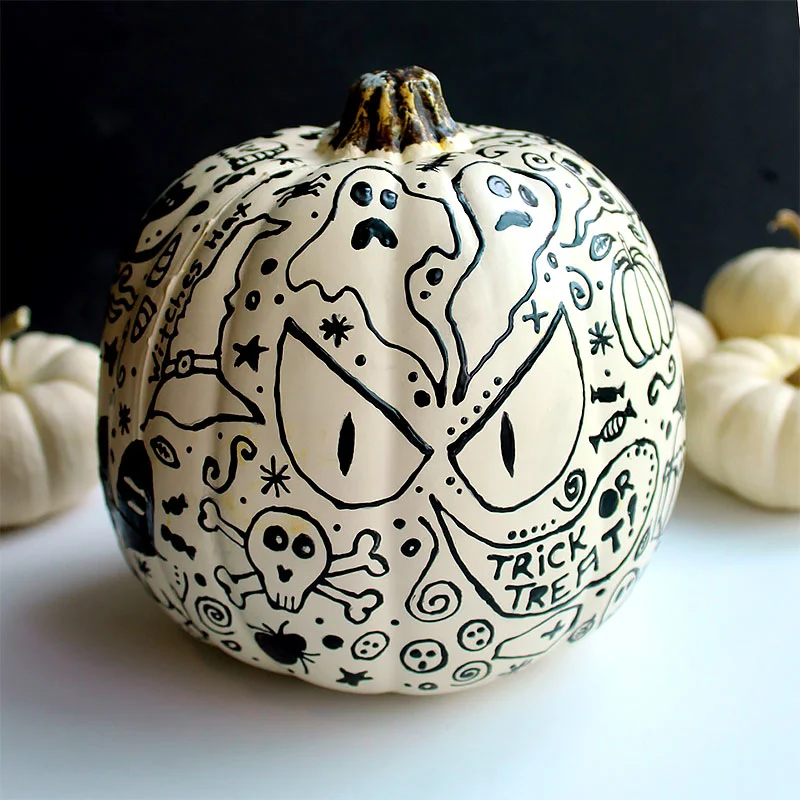 Don't like to be constrained by so many steps and the trouble of finding supplies? Go free and easy on this doodle pumpkin design. Express yourself on this pumpkin and encourage your little ones to do the same!