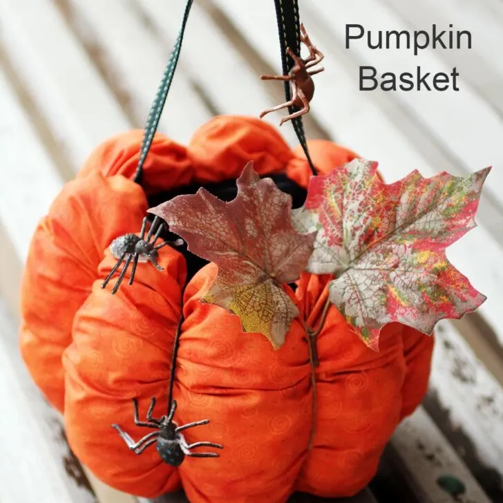 Free sewing pattern & tutorial on how to sew a Halloween pumpkin basket. Perfect for for the trick or treating activities.