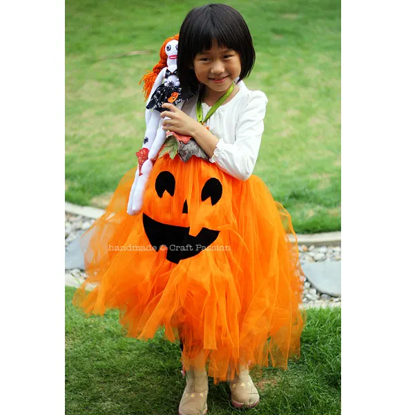 Get the tutorial and instructions on how to make a no-sew Pumpkin Tutu. It is an easy and quick Halloween Costume project to DIY.