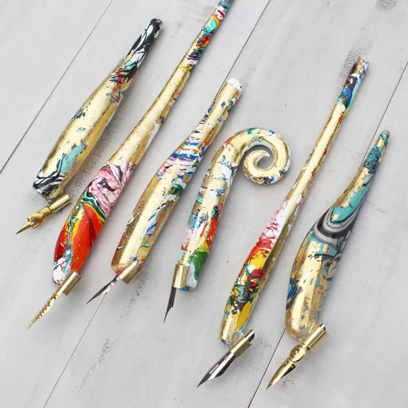 Know someone who loves fountain pens and calligraphy? Make them these stunning resin calligraphy oblique holders for a flashy gift!