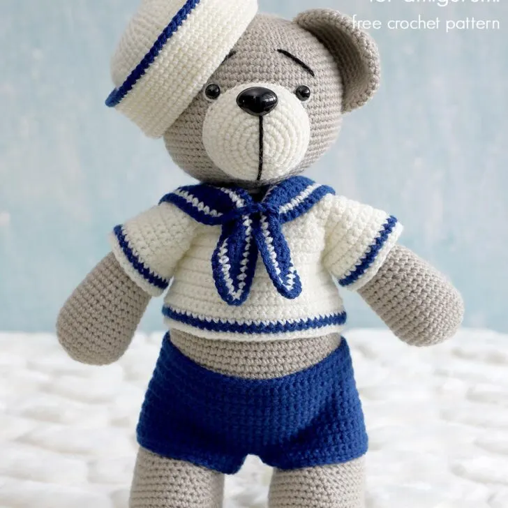 Set sail with our free sailor costume crochet pattern for amigurumi, perfect for adding a touch of nautical charm to your crochet animal collection!