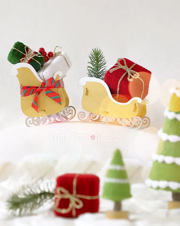 santa sleigh full of gifts