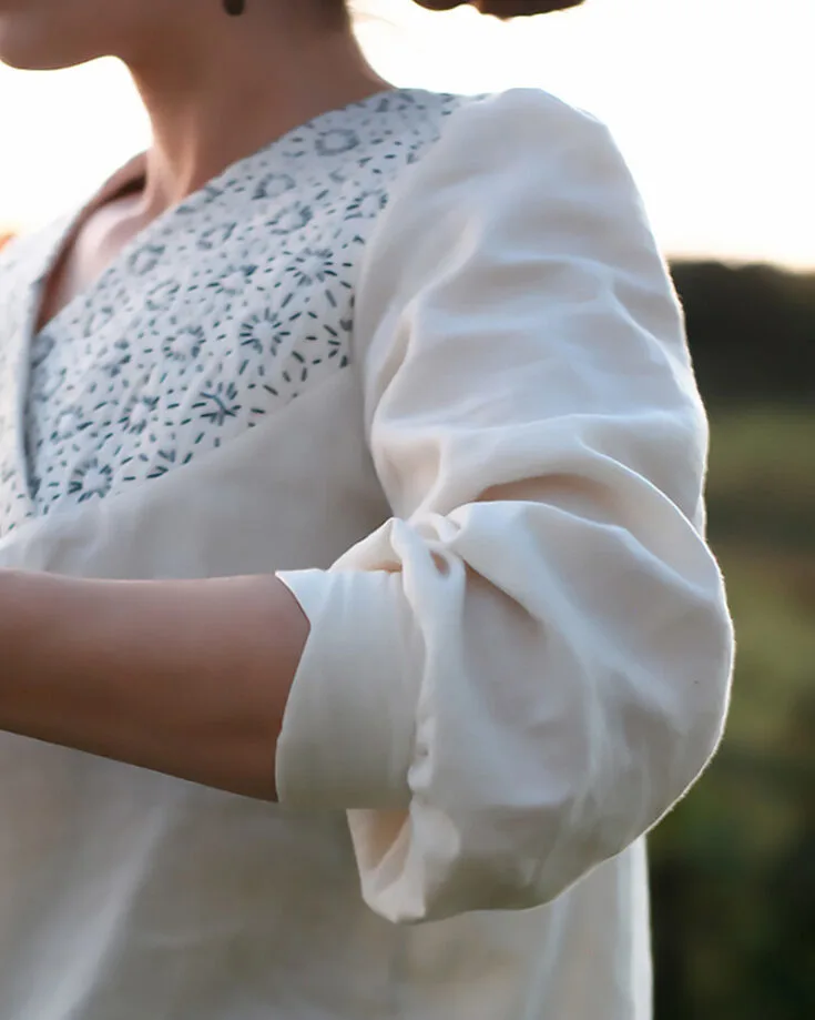 Boost your embroidering with this playful charm of Sashiko embroidery. This chic and cheerful pattern can be added to any one of your favorite tops to elevate its look. Show off your beautiful craftsmanship by wearing it out to events and gatherings.&nbsp;