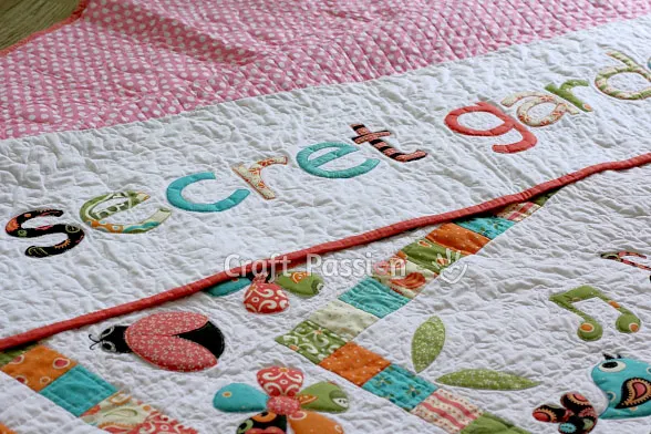 Free alphabet appliqu&eacute; patterns & tutorial for "Secret Garden" Quilt. Complete the Secret Garden Quilt with&nbsp;this secret garden appliqu&eacute; font.