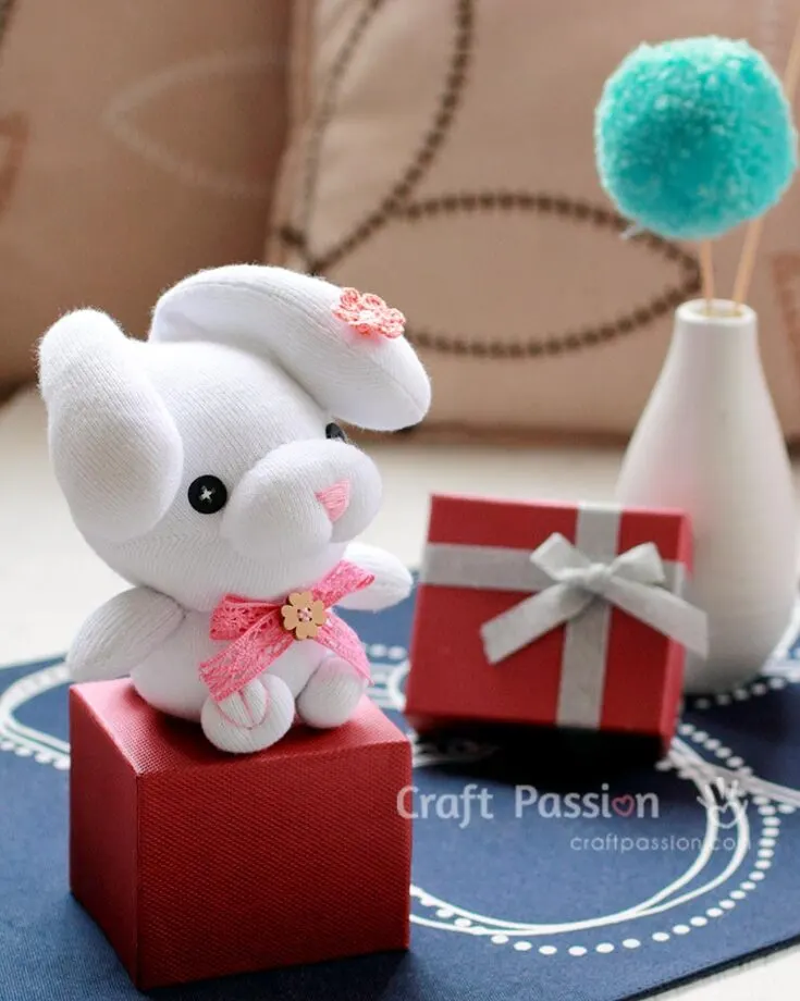 In love with this craft? Us too! Try out our free sock bunny pattern to create yours, too. Bibi (the sock bunny) will have your little ones gushing over its cuteness, and it also works perfectly as a stuffed toy!&nbsp;