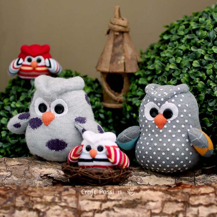 These sock owls are a hoot! Make a family of these feathered friends with some of those mismatched socks, felt and some buttons. Their big round eyes and cuddly nature will surely make your child feel safe at night.