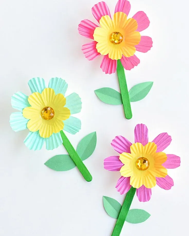 If you have some leftover cupcake liners from your previous baking projects, you can always add them to your Earth Day crafts! Transform your baking arsenal into a blooming garden, and no green thumb required! Just add a dash of creativity, cut out some templates, and you&rsquo;re good to go!