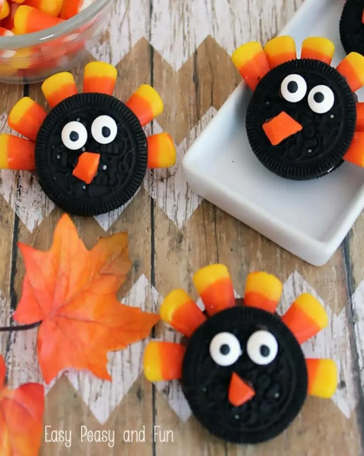 Learn how to make these festive turkey cookies in the tutorial below! They are super yummy and cute, making them perfect for this upcoming Thanksgiving season.