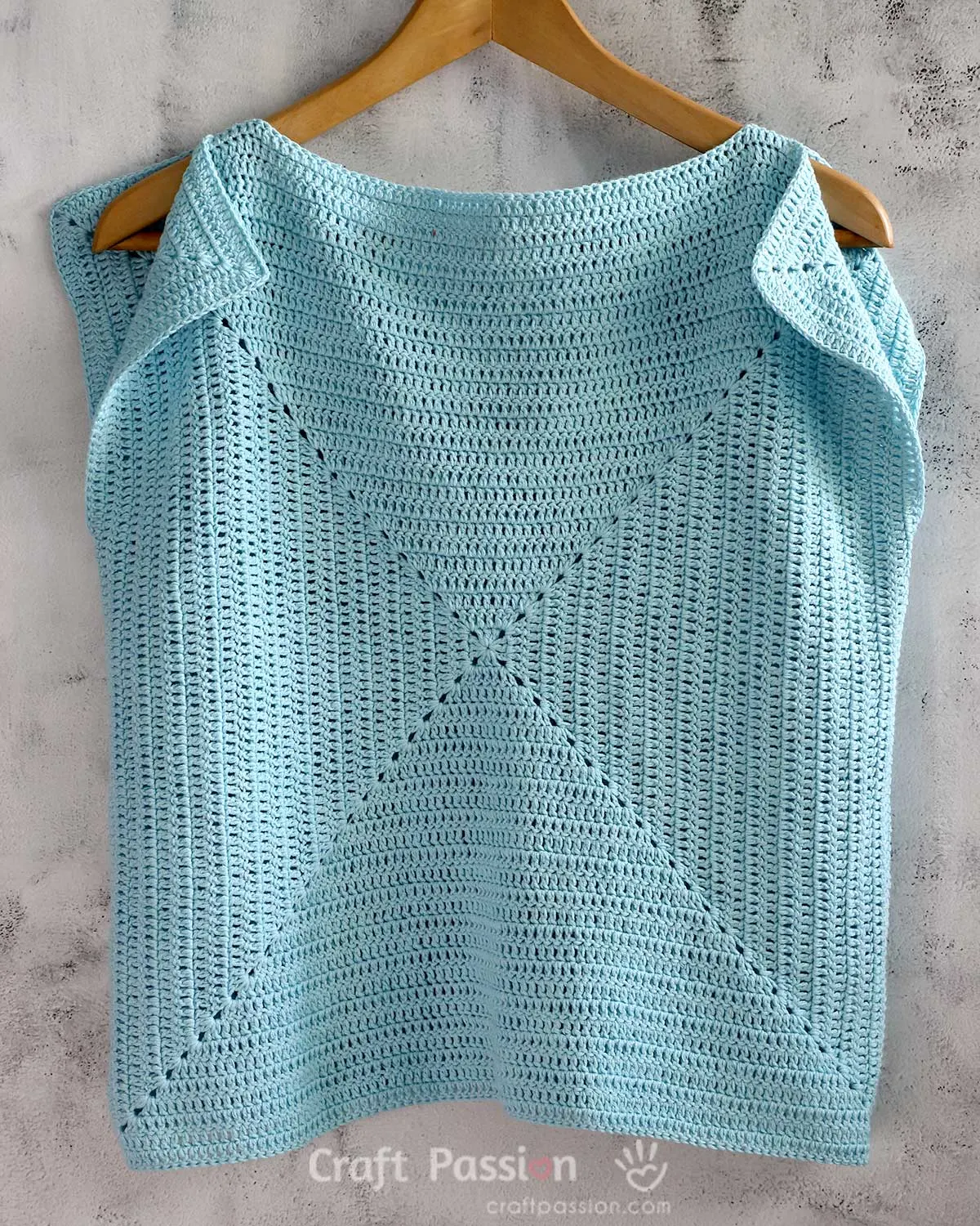 beginner can make this simple crochet top with 2 pieces of squares.