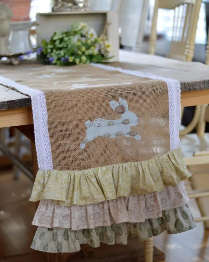 Sew yourself and your friends this beautiful runner design with just one yard of fabric and 5 minutes of your time! It's a fast and easy pattern that is folded back like origami at the ends, and the corners of the fabric are tacked down to hold them in place.&nbsp; Table runner size: 17" x 41"
