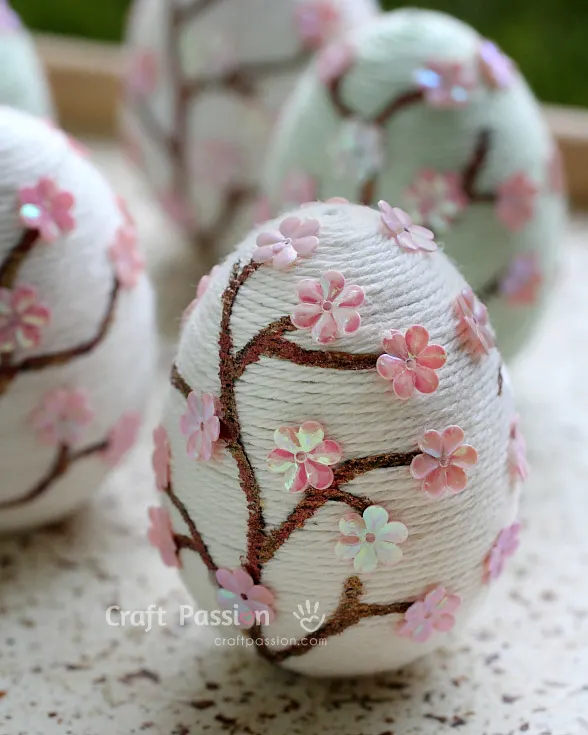 Celebrate Easter with a Japanese Sakura theme. Create easy and beautiful Easter Eggs using yarn and flower sequins in just 5 minutes!