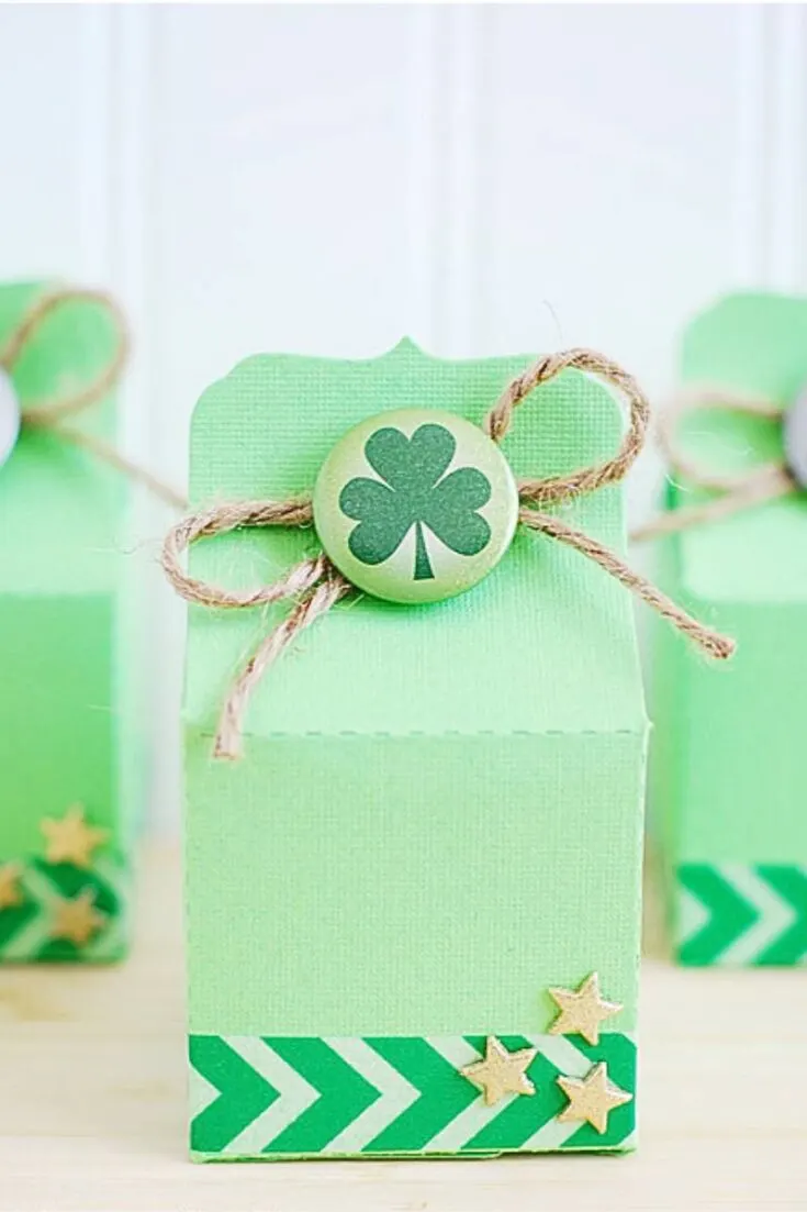 Here&rsquo;s another fun mini-craft project to do for all the preschoolers out there. Fill up these adorable treat boxes with some gold chocolate candy to surprise your kids this holiday.