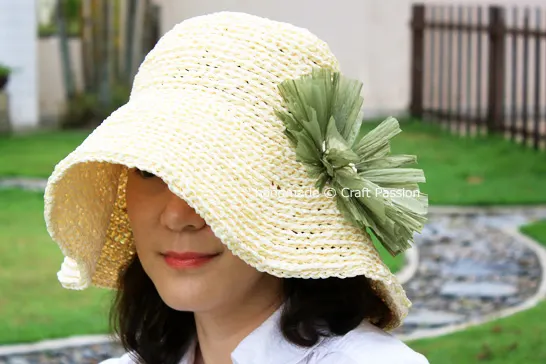 This is a free crochet straw hat pattern for a wide-brim hat, perfect for summer. The pattern specified raffia yarn, but you can also use other yarn.