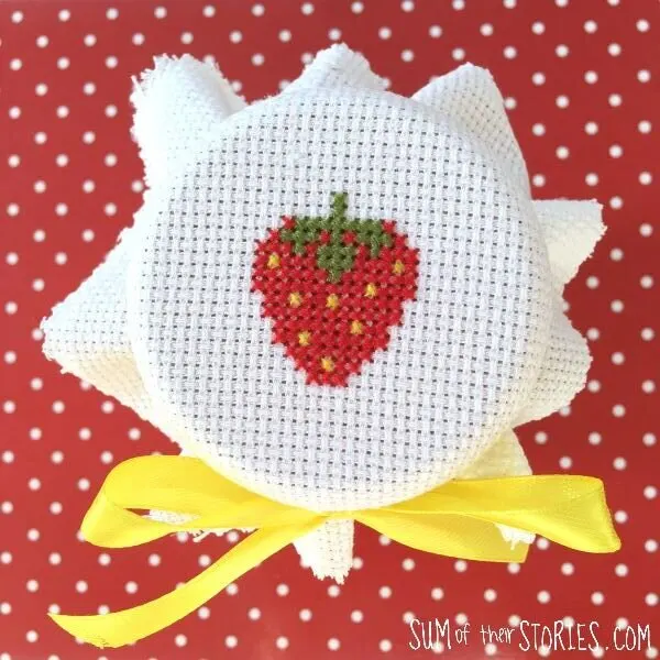 strawberry free cross stitch patterns
