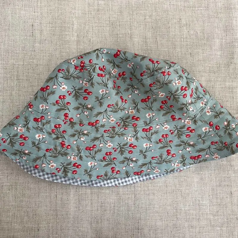 Have a look at this summer vibe reversible bucket hat! This design is perfect for adults, both men and women, and they also offer a free pattern! Grab yours today to start on this fun craft project to glamorize yourself.&nbsp;